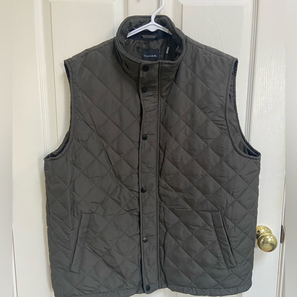 Tahari Men's Quilted Sleeveless Vest - Dark Olive